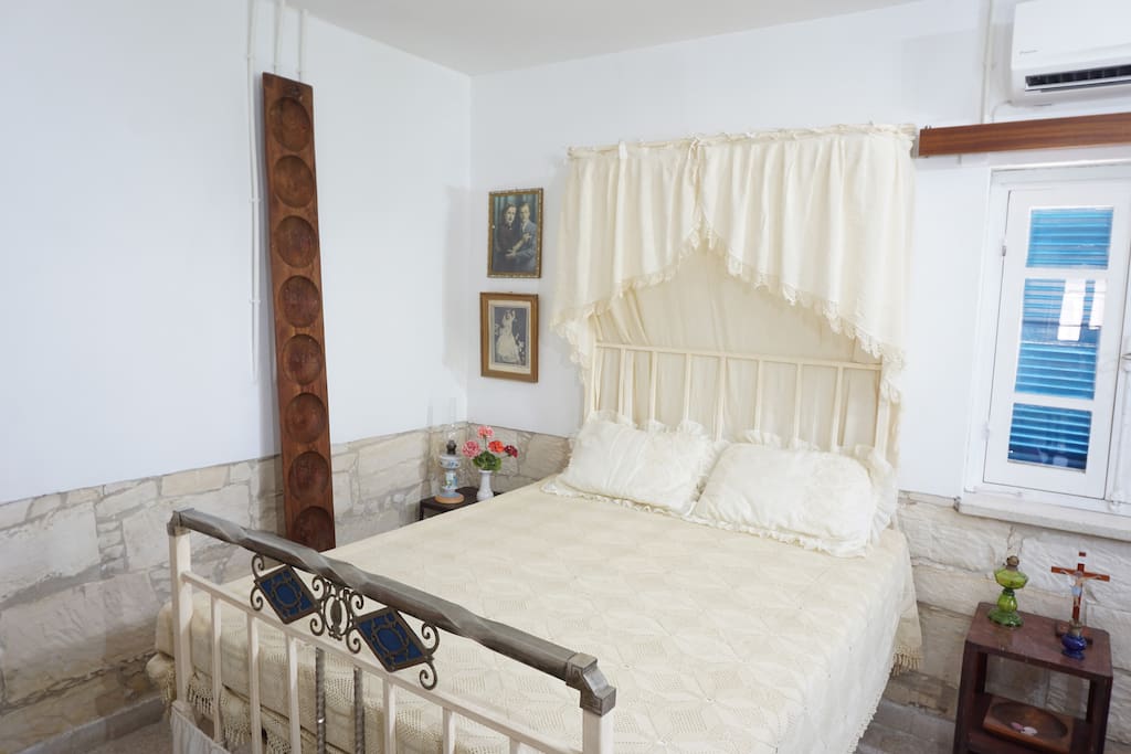 karkola bedroom with double bed