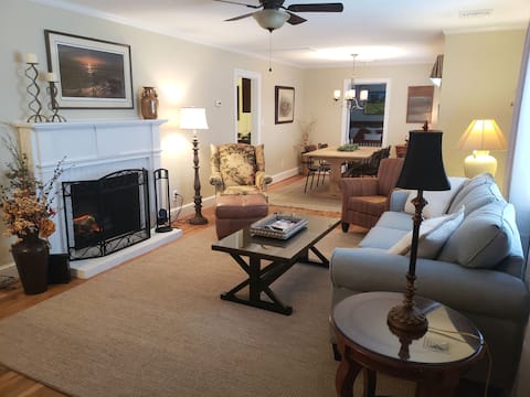 The Lodge at 804