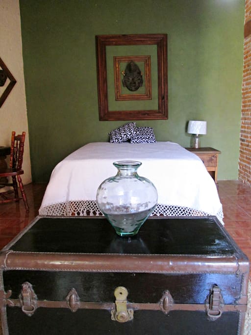una cama matrimonial