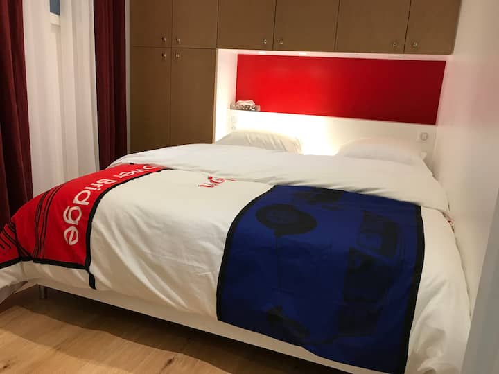 Chambre à coucher lit queen size