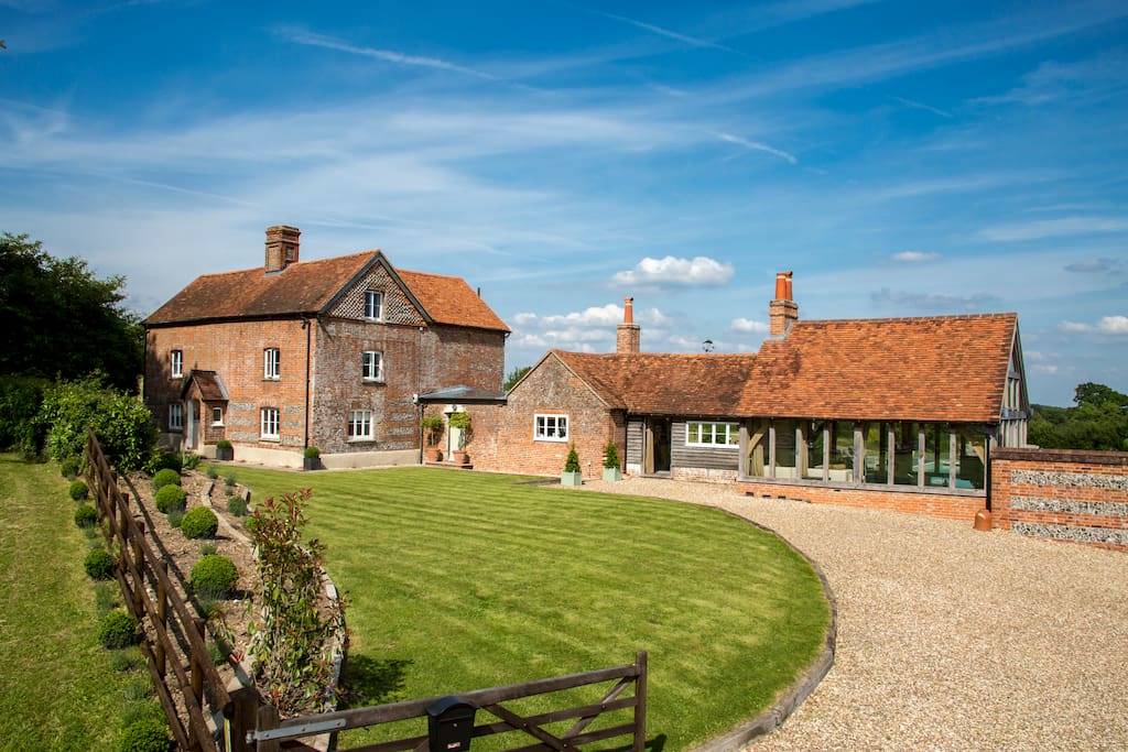 The Farmhouse Houses for Rent in Hampshire, England, United Kingdom