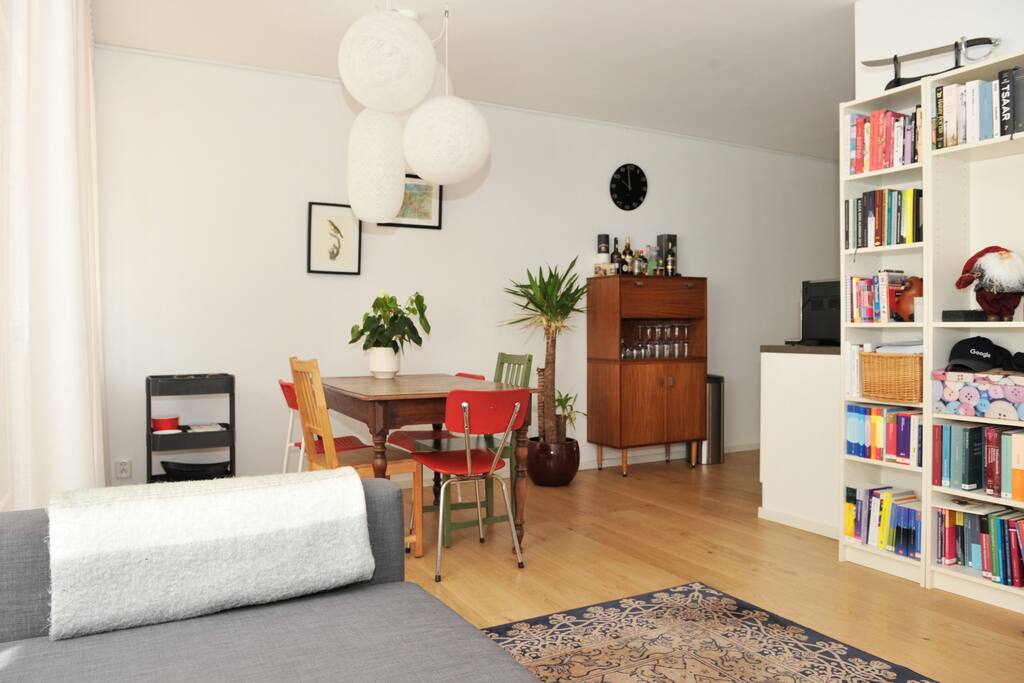 Nice living room with view to the street