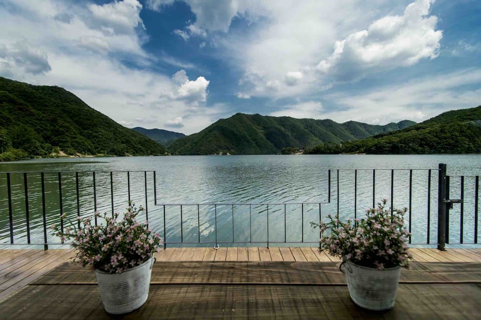 Top-earning Airbnb listing in Chuncheon-si, 8 bedrooms