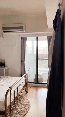 Shiny Elevator 4BR near Daan Park | Family Perfect gallery image 2