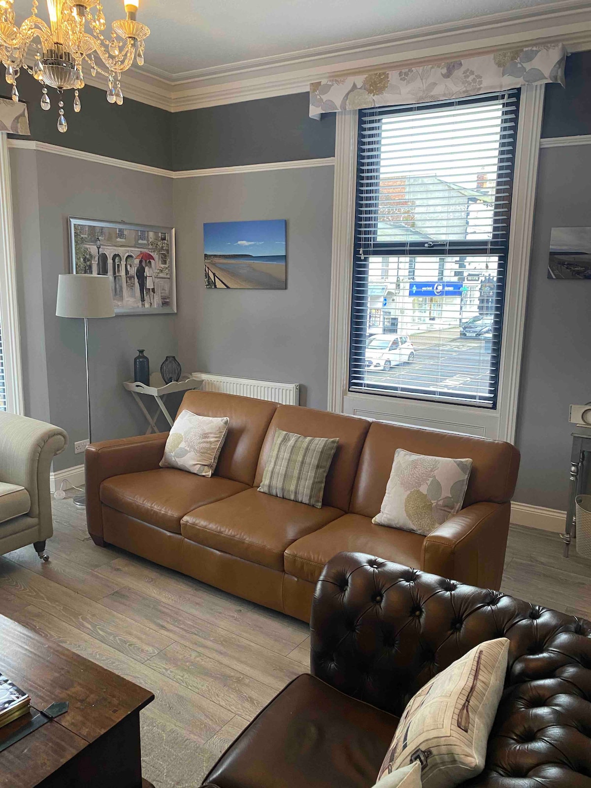 Top performing Airbnb: The Hopecliffe Apartment Filey. 2 mins from beach in Filey