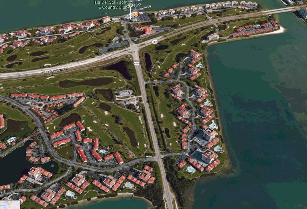 Isla Del Sol with Palma Del Mar community on the right/east side
