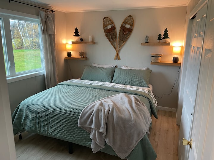 غرفة النوم رقم1

سرير ملكي واحد. 