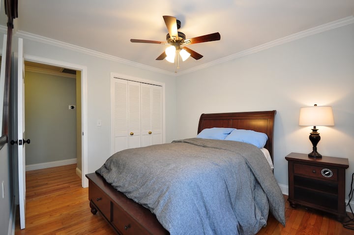 غرفة النوم الثالثة/الطابق الأول