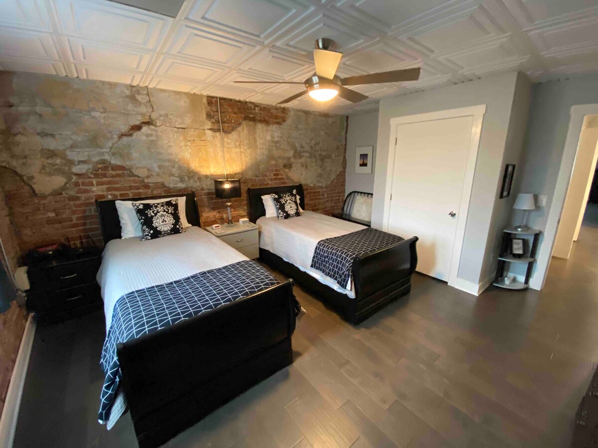 Twin XL (2) 
Original brick throughout apartment 