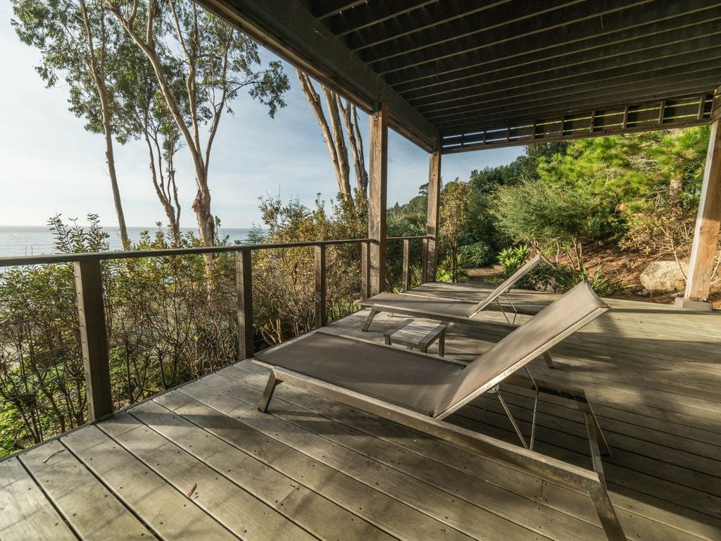 Big Sur Cliff House — view 4