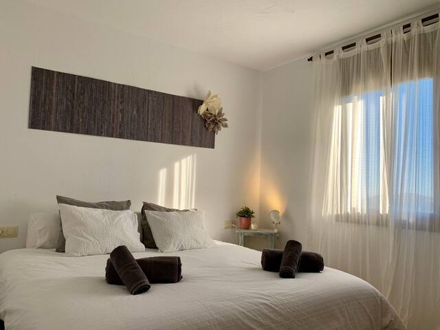 Precioso chalet con vistas. Piscina privada. gallery image 5