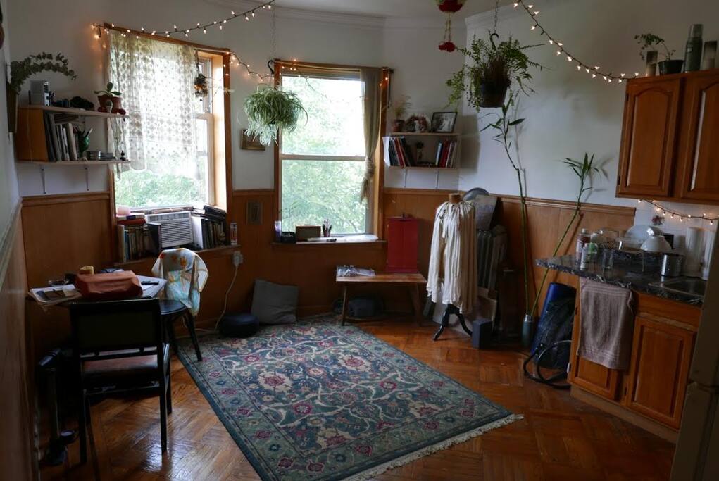 Living room and creating Be space