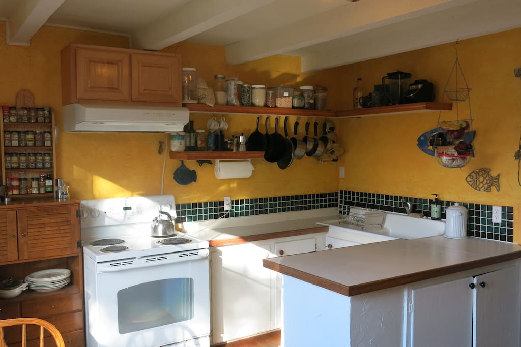 Kitchen: bright walls and lots of sun.