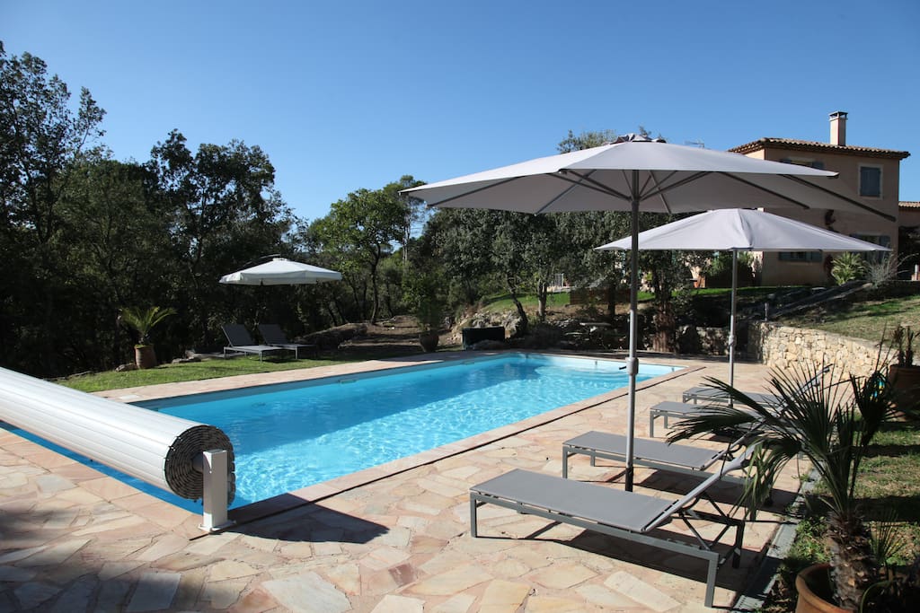 Heated Swimming Pool 16x5m (April-October)