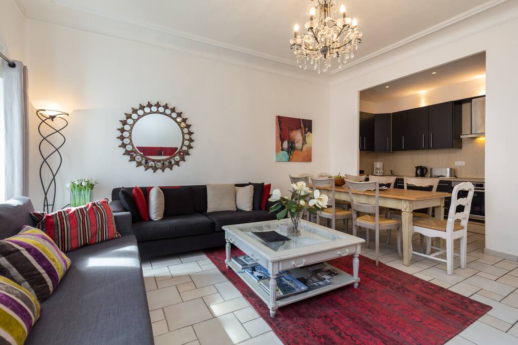 Main living and lounge area, kitchen in the background