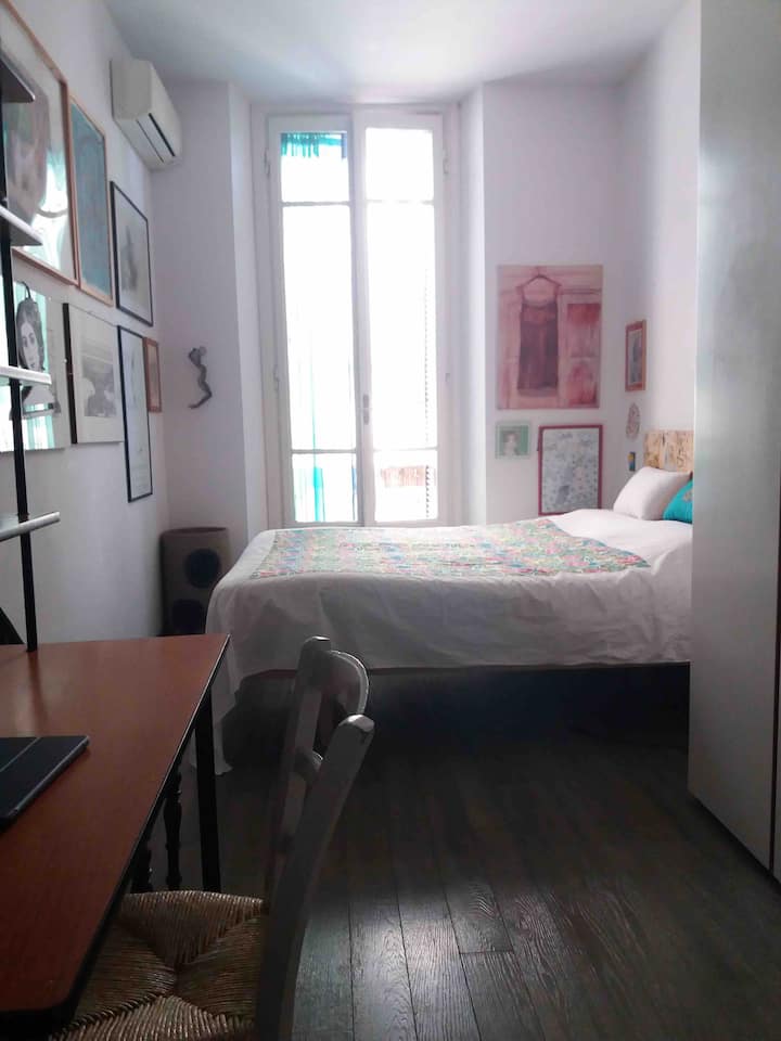 Spálňa s manželskou posteľou