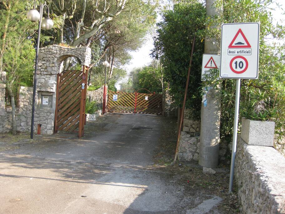 ingresso villaggio dell'Acquaviva