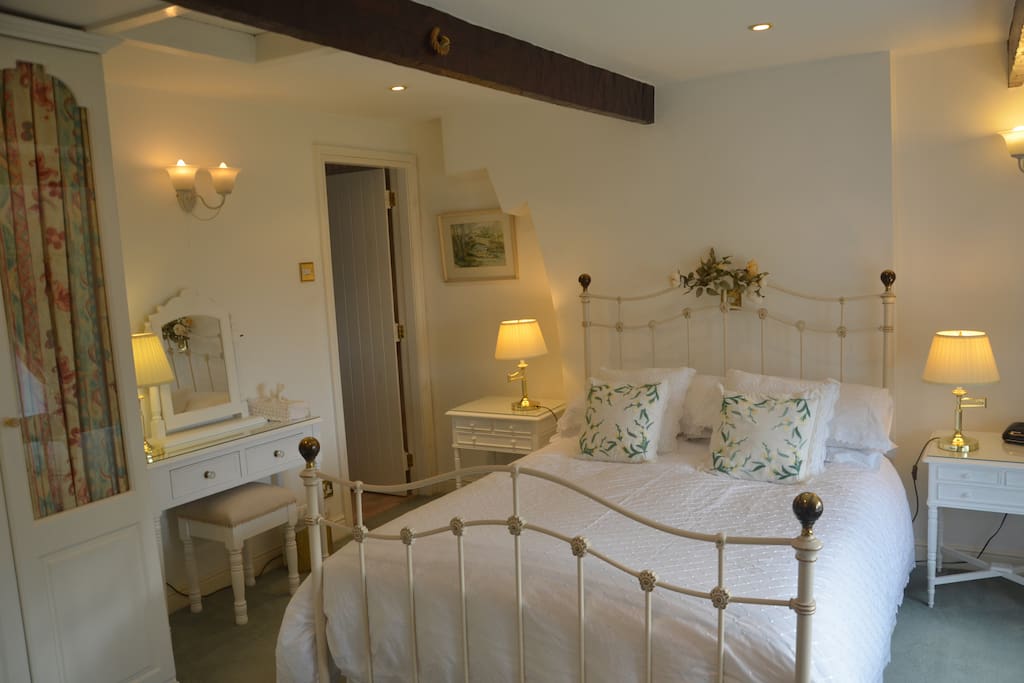 Alden Cottage Bedroom