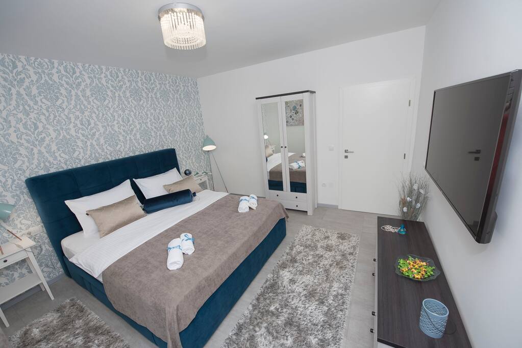 Room 1