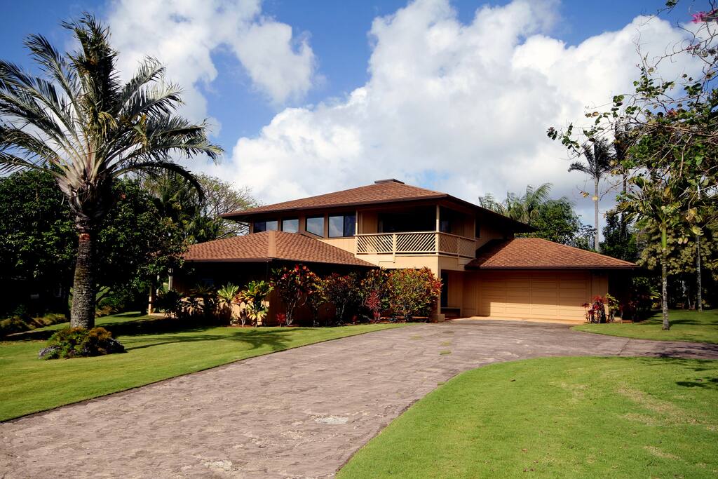 Hale Kipa (House of Hospitality) Golf Course Home