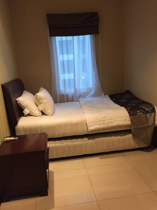 2nd bedroom