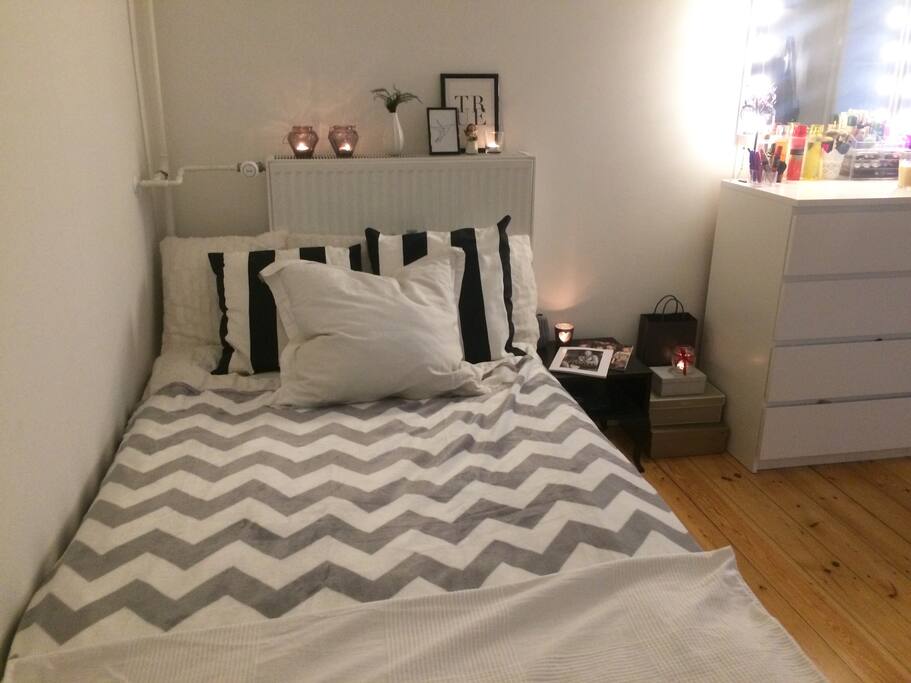 Bedroom 2
Large bed (120x200cm)