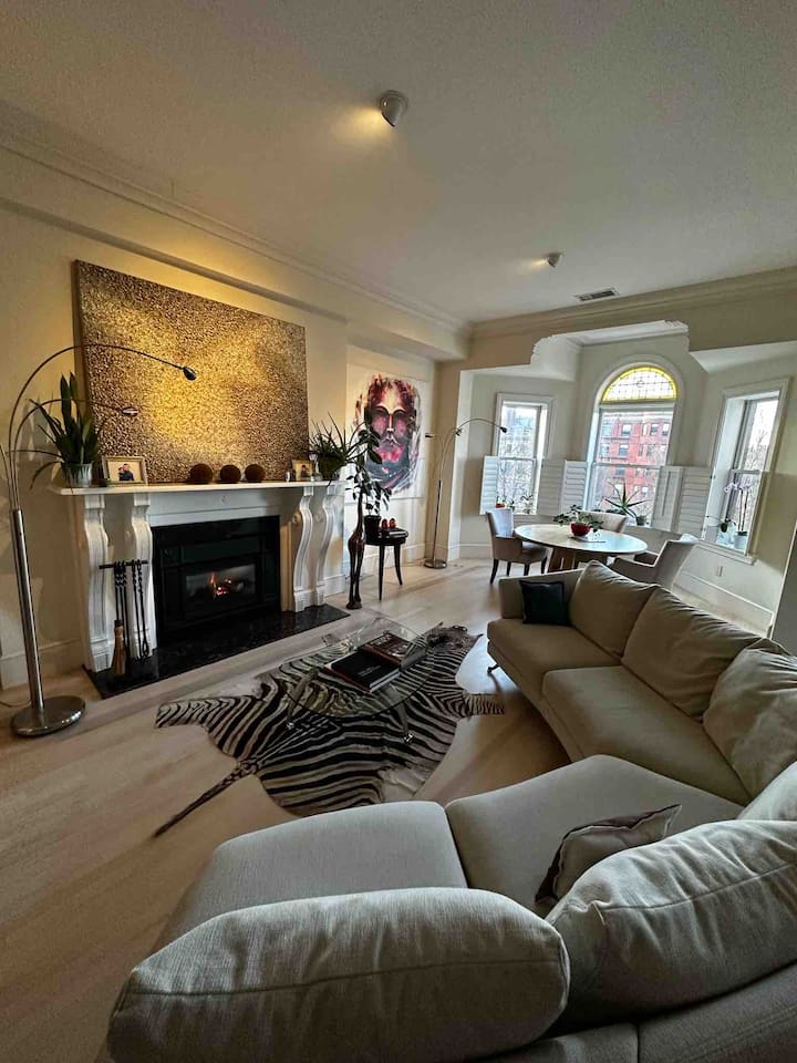 Art Penthouse / Roofdeck In The Heart Of Boston - Revere, MA