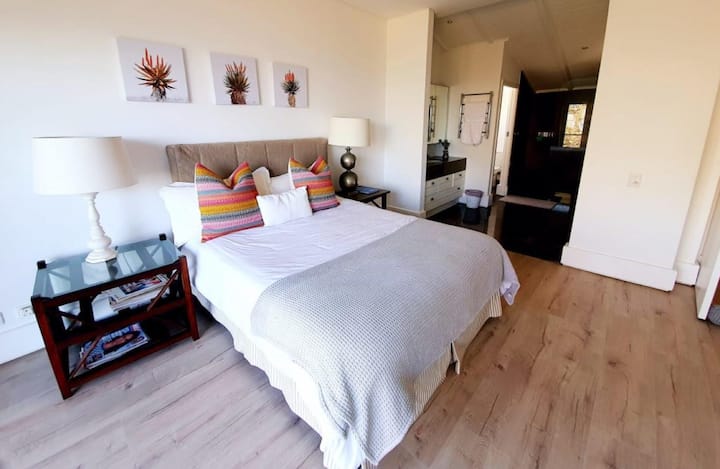 Splash Rock Beachfront Villa