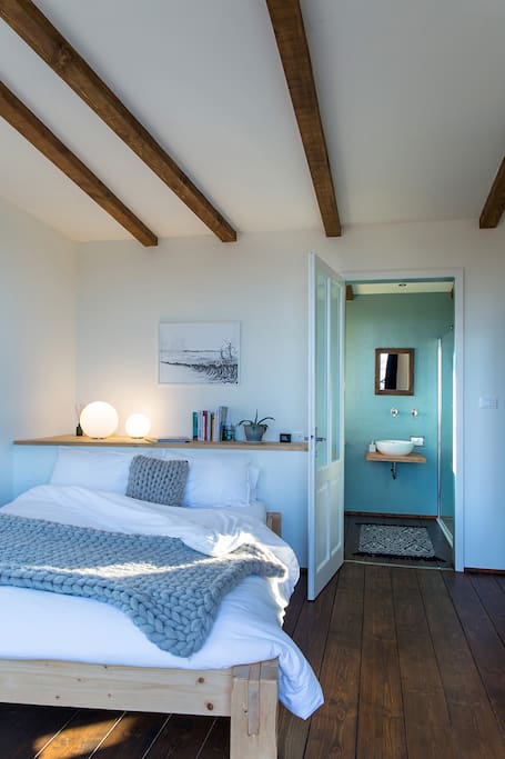 The room 2