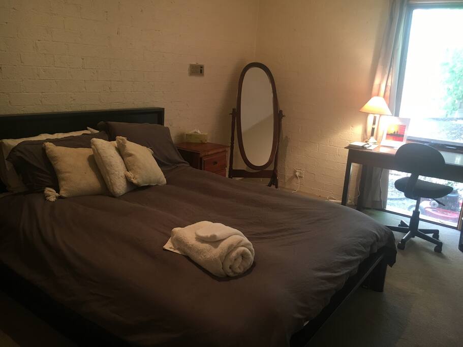 Queen Size Bed Suite, with Study Desk & Free WiFi