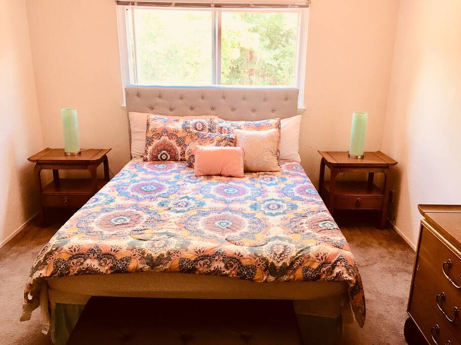 4 plug Power head board in master bedroom - master bedroom 1