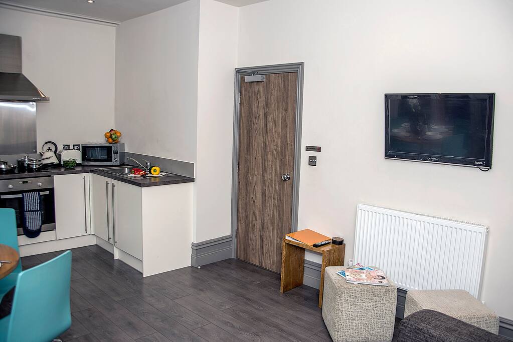 Kitchen & Living Area