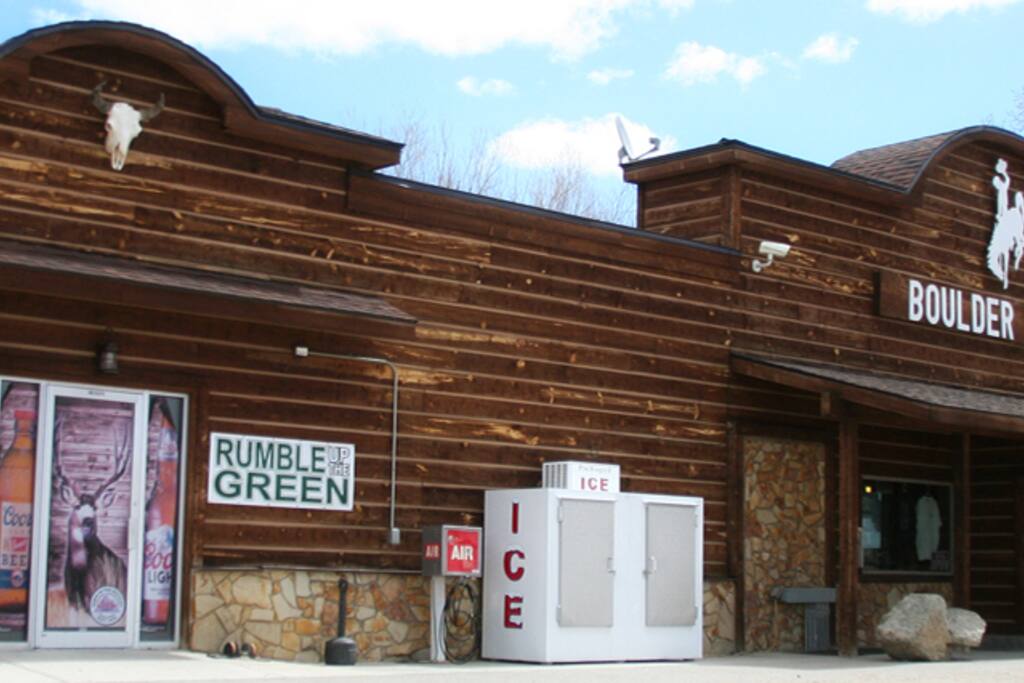The Boulder Store & Bar features a C-store, fuel station, great restaurant with home cooked meals and full bar are steps away from your comfortable room.
