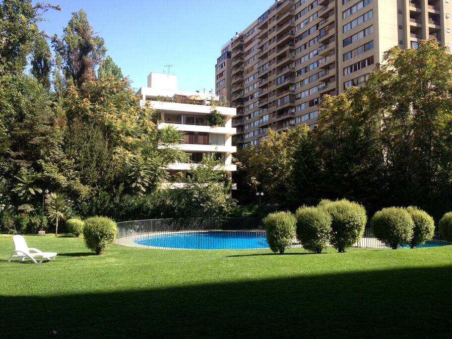 Jardines y piscinas- gardens and pools