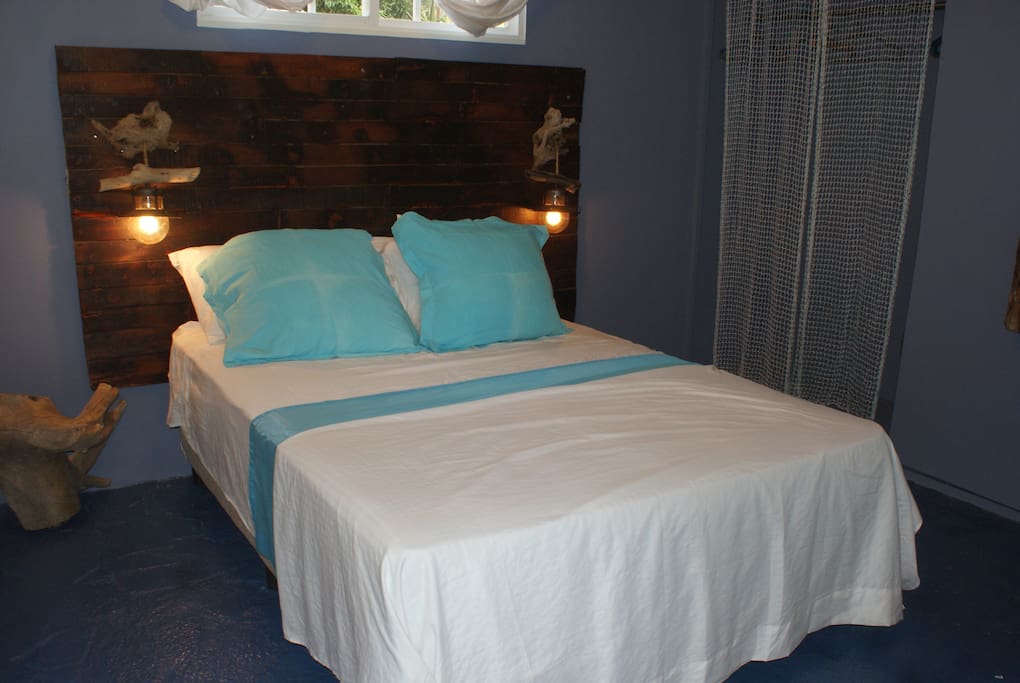 A room
Une des chambres
Une recama