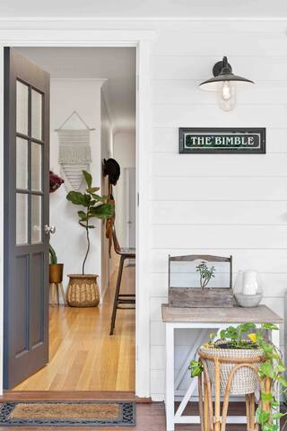 ‘The Bimble’ 4 Bedroom + Study gallery image 4