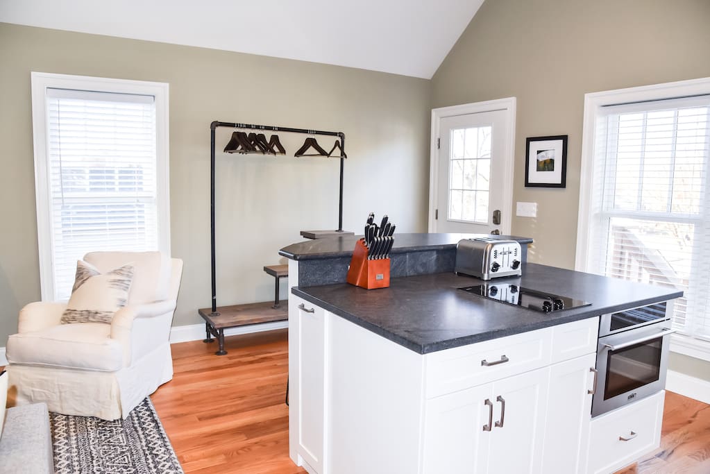 Kitchen/Entrance