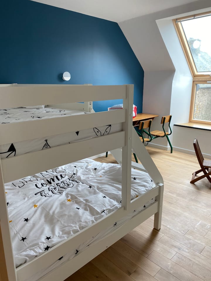 Кревет на спрат 3 кревета 
со sdb 