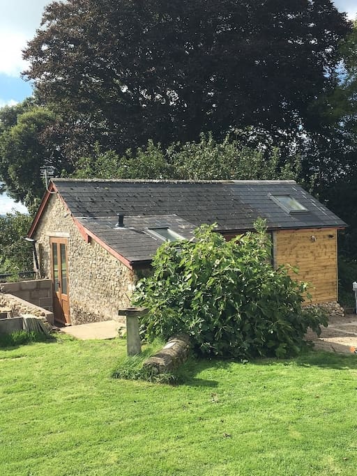 Private annex in lovely sunny garden