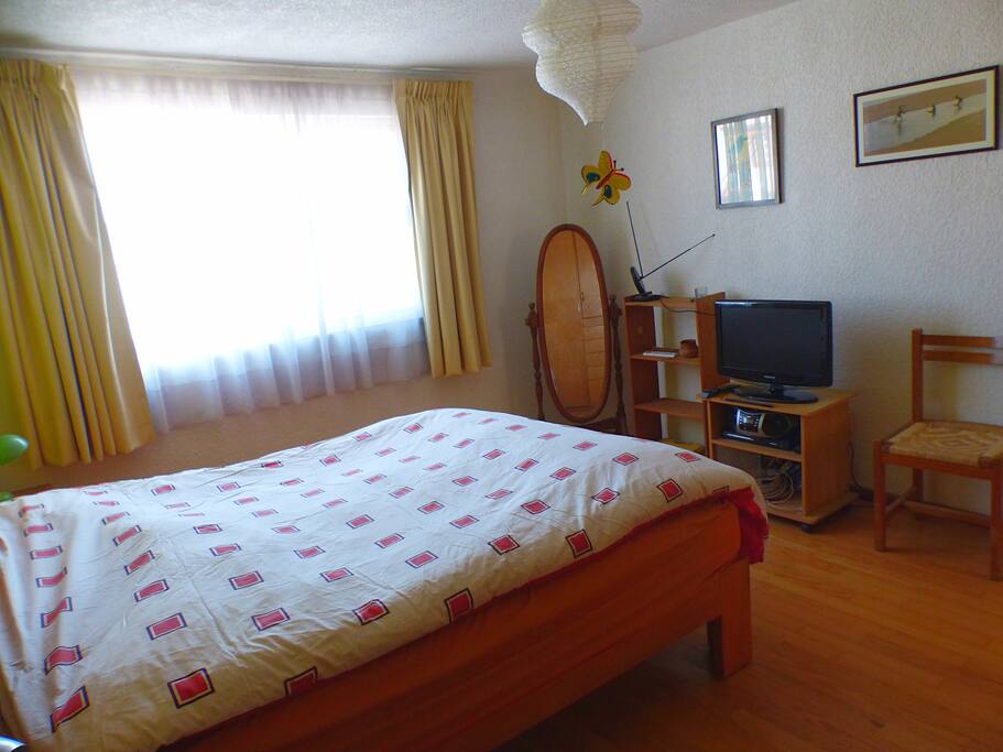Queen Bedroom 3