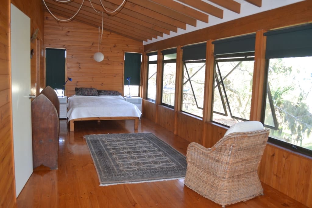 Queen Bedroom + Ensuite