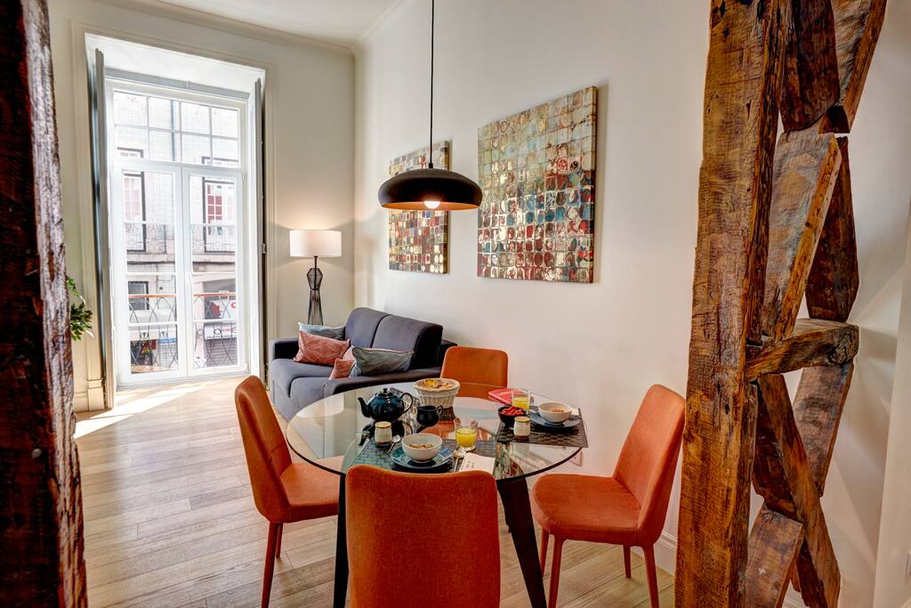 Living and Dining Room Ambiance.
