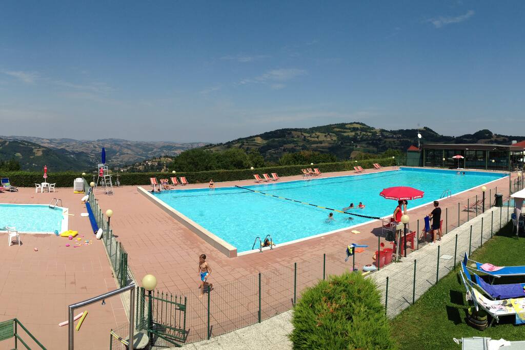Piscine di Vetto (a 900 metri)