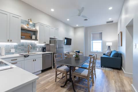 Barber Street Flats: Light & Open Urban Flat #202
