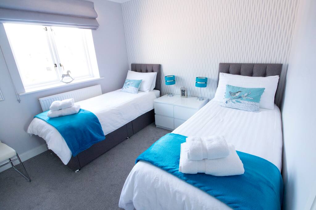 King bed or 2 singles with bathroom next door, overlooking courtyard