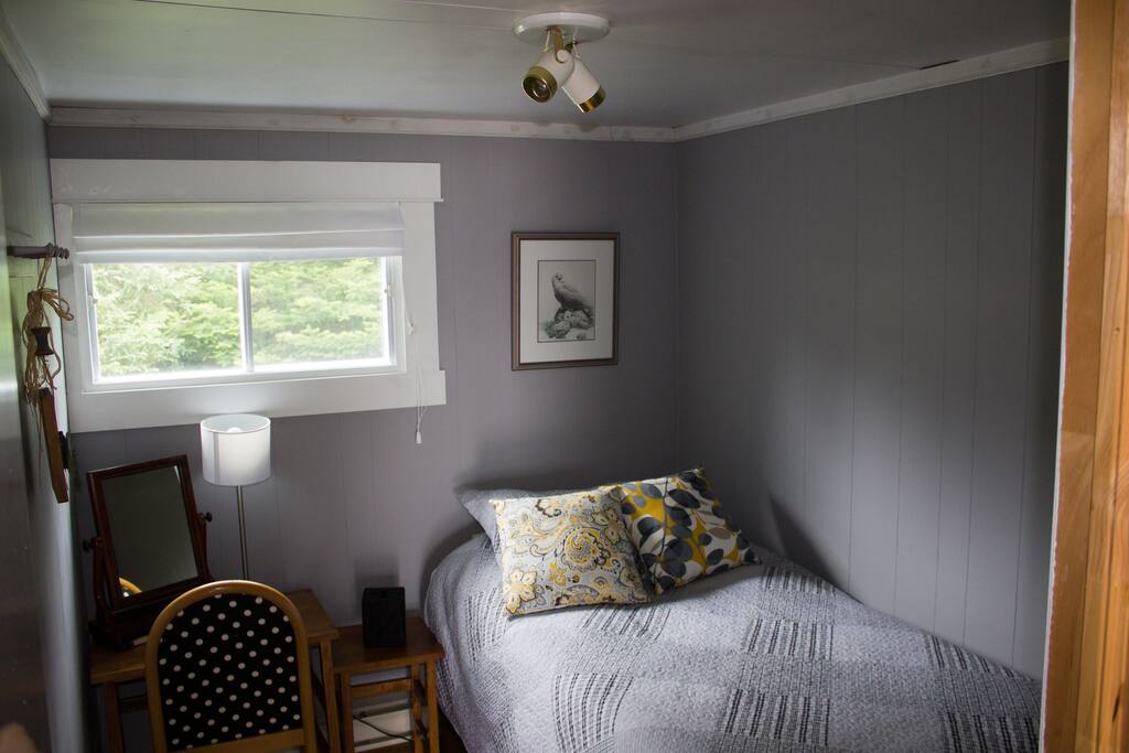 Main Floor Bedroom Single Bed