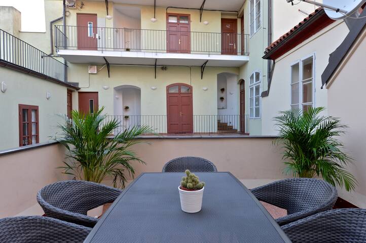 Eclectic Loft at Royal Way gallery image 5