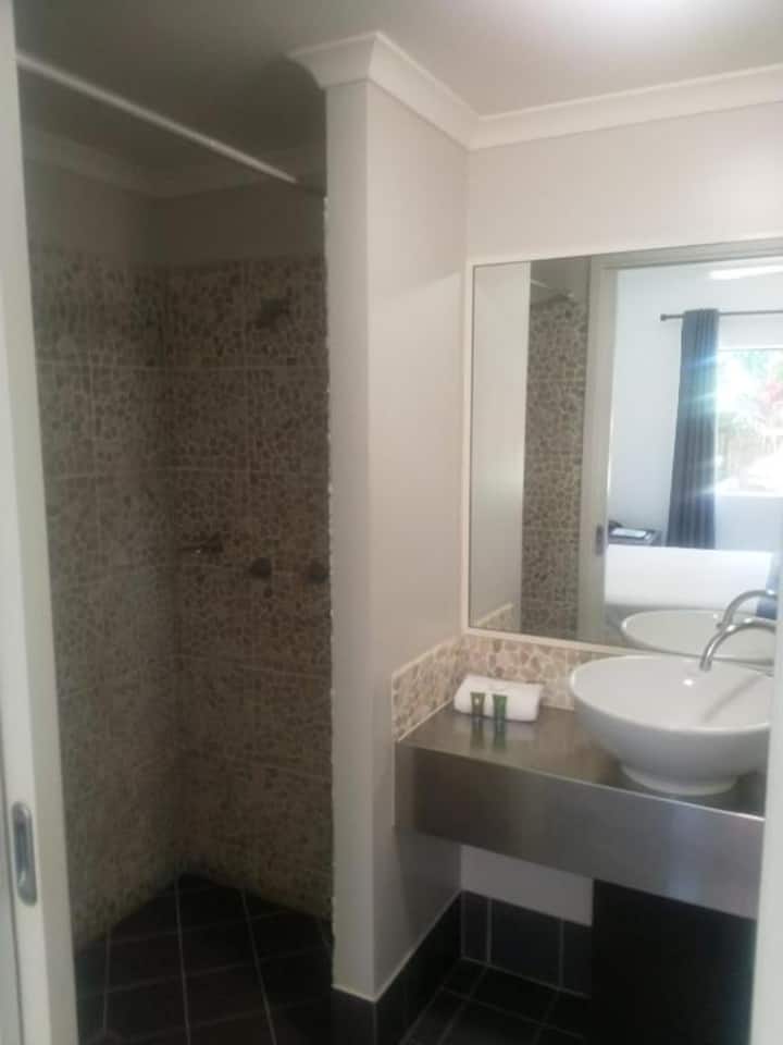 Budget Hotel Room - Palm Cove