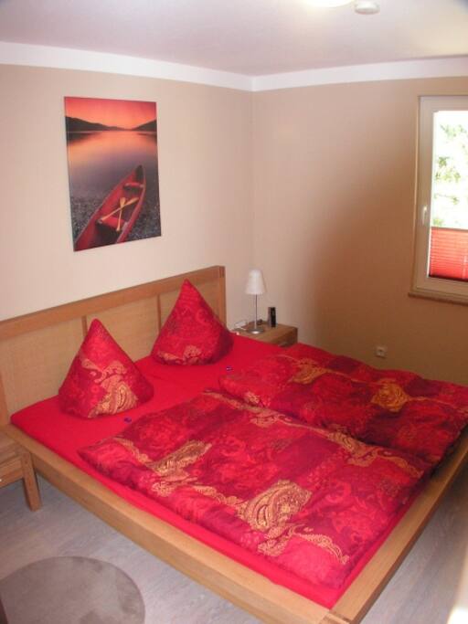 Schlafzimmer 1