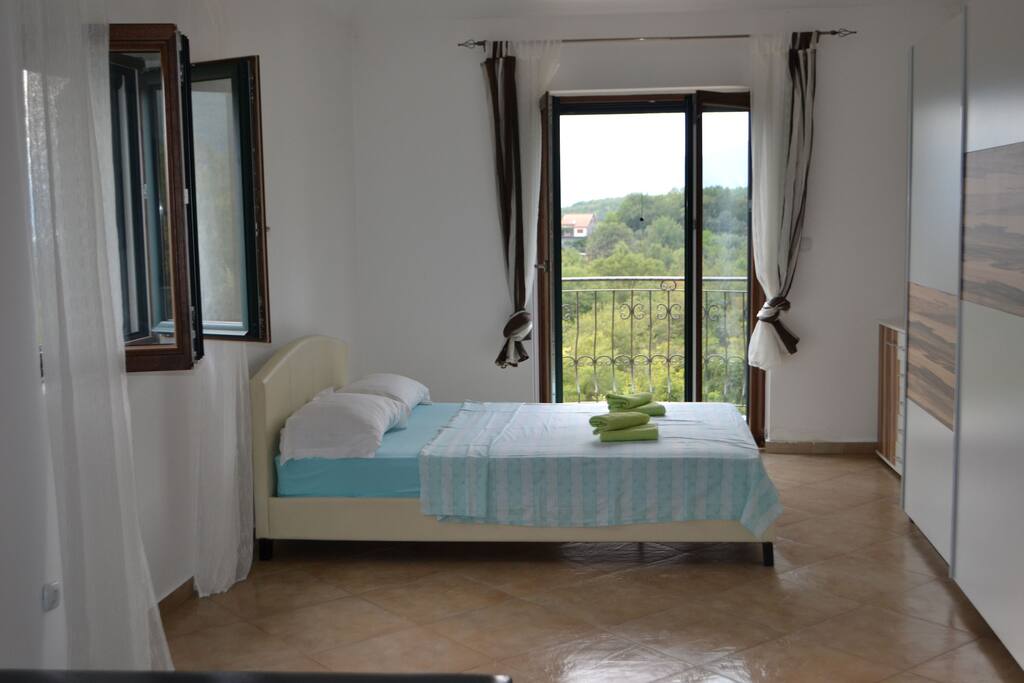 Room1